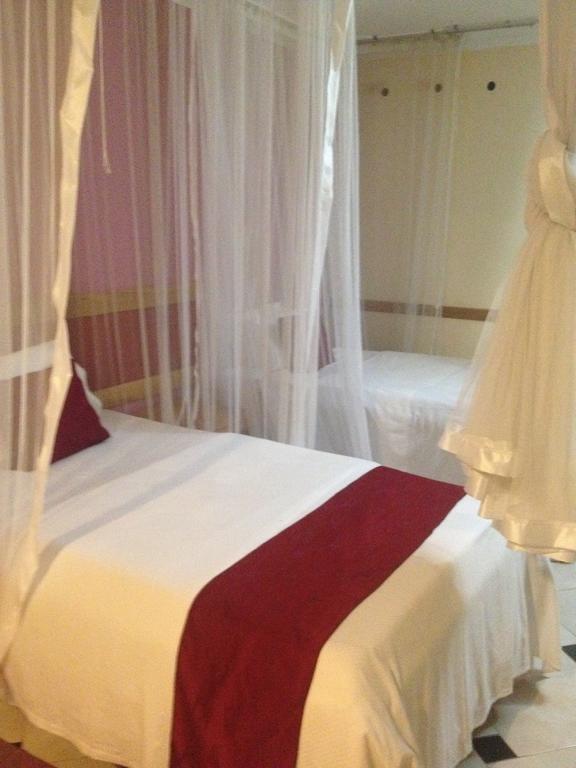 J Residence Motel Entebbe Ruang foto