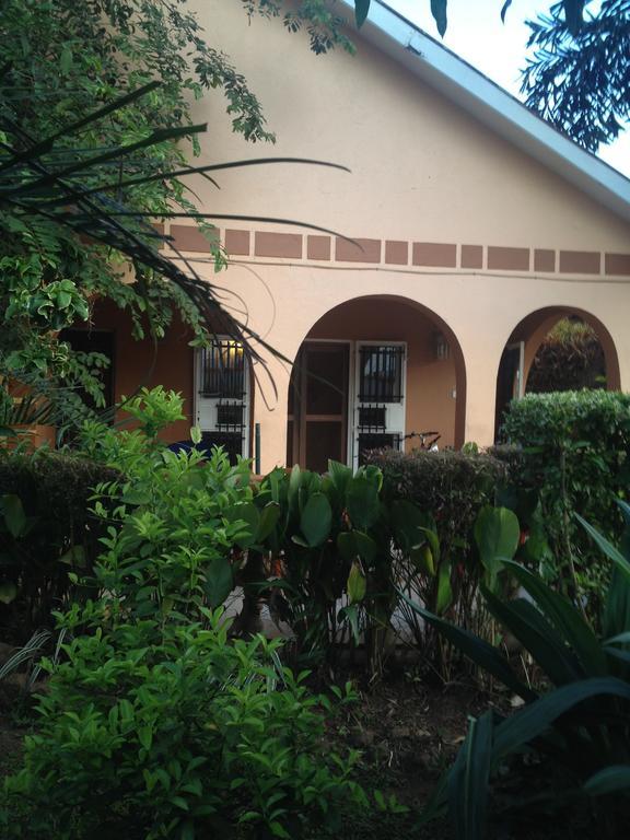 J Residence Motel Entebbe Bagian luar foto