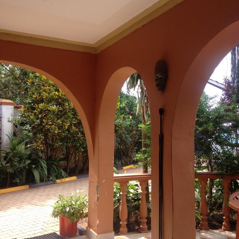 J Residence Motel Entebbe Bagian luar foto