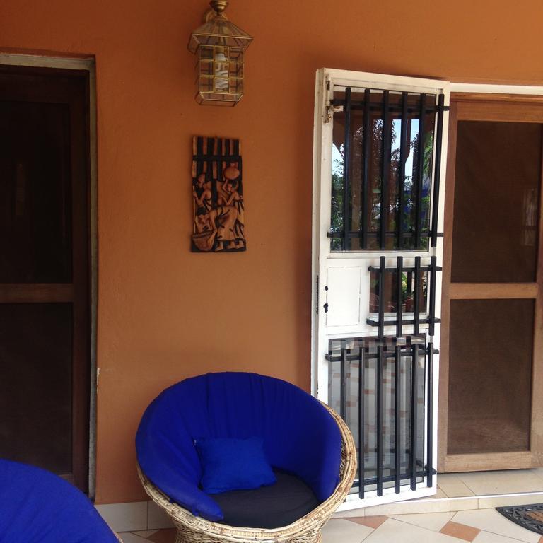 J Residence Motel Entebbe Bagian luar foto