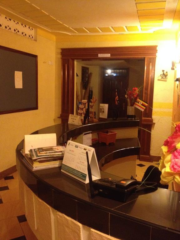 J Residence Motel Entebbe Bagian luar foto