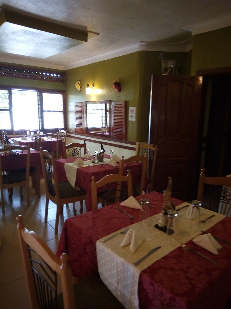 J Residence Motel Entebbe Bagian luar foto