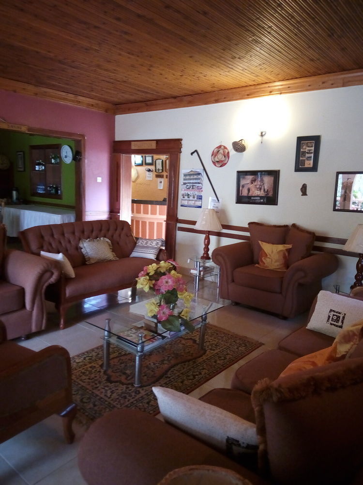 J Residence Motel Entebbe Bagian luar foto